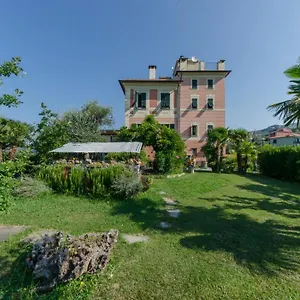 https://villa-rosa-lavagna.hotelitalianriviera.com