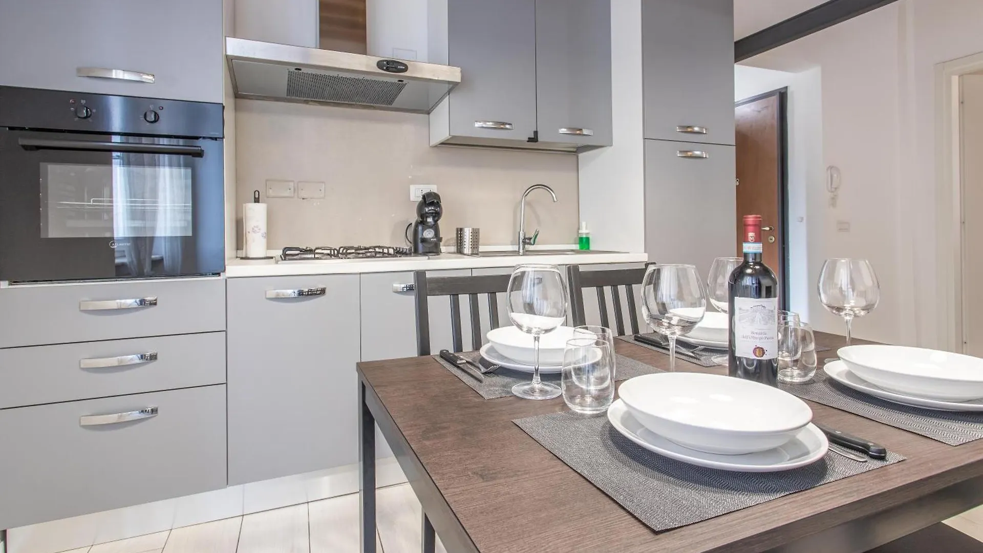 Suite N1 - Elegante Trilocale In Centro Perugia 0*,  Italia